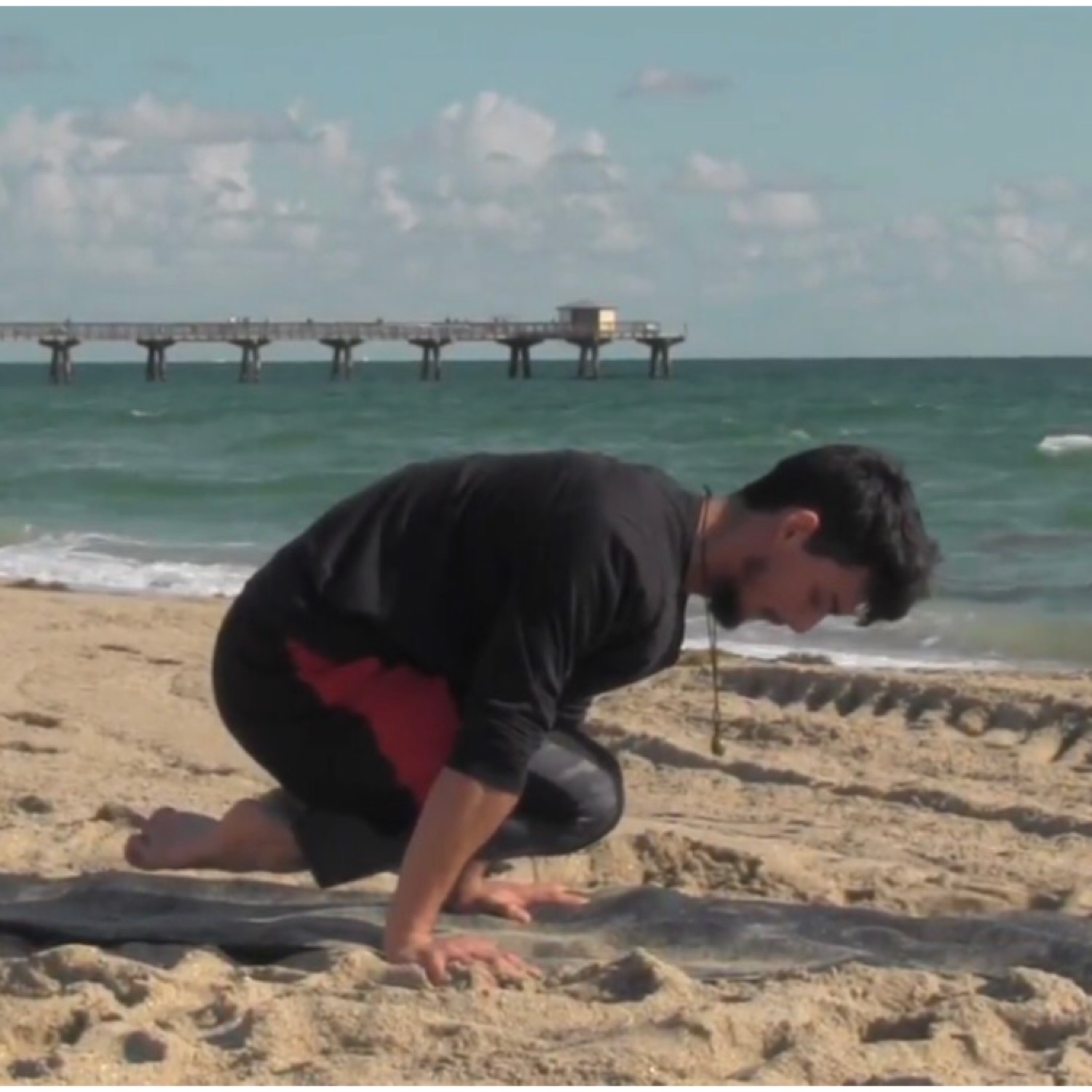 Lolasana Pendant Pose in Yoga